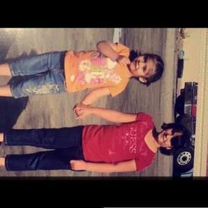 Meet your Posher, Larissa